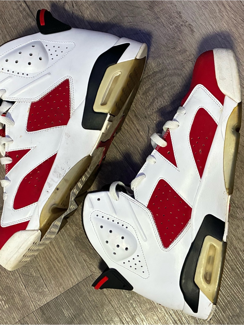 Jordan Men’s White & Red Retro Basketball Sneakers